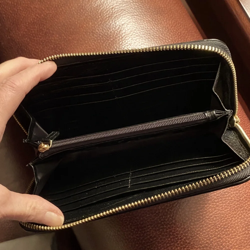 NWOT Brahmin Duxbury Custom Quilted Ivory and Black Satchel and Suri Wallet Set - Picture 6 of 7